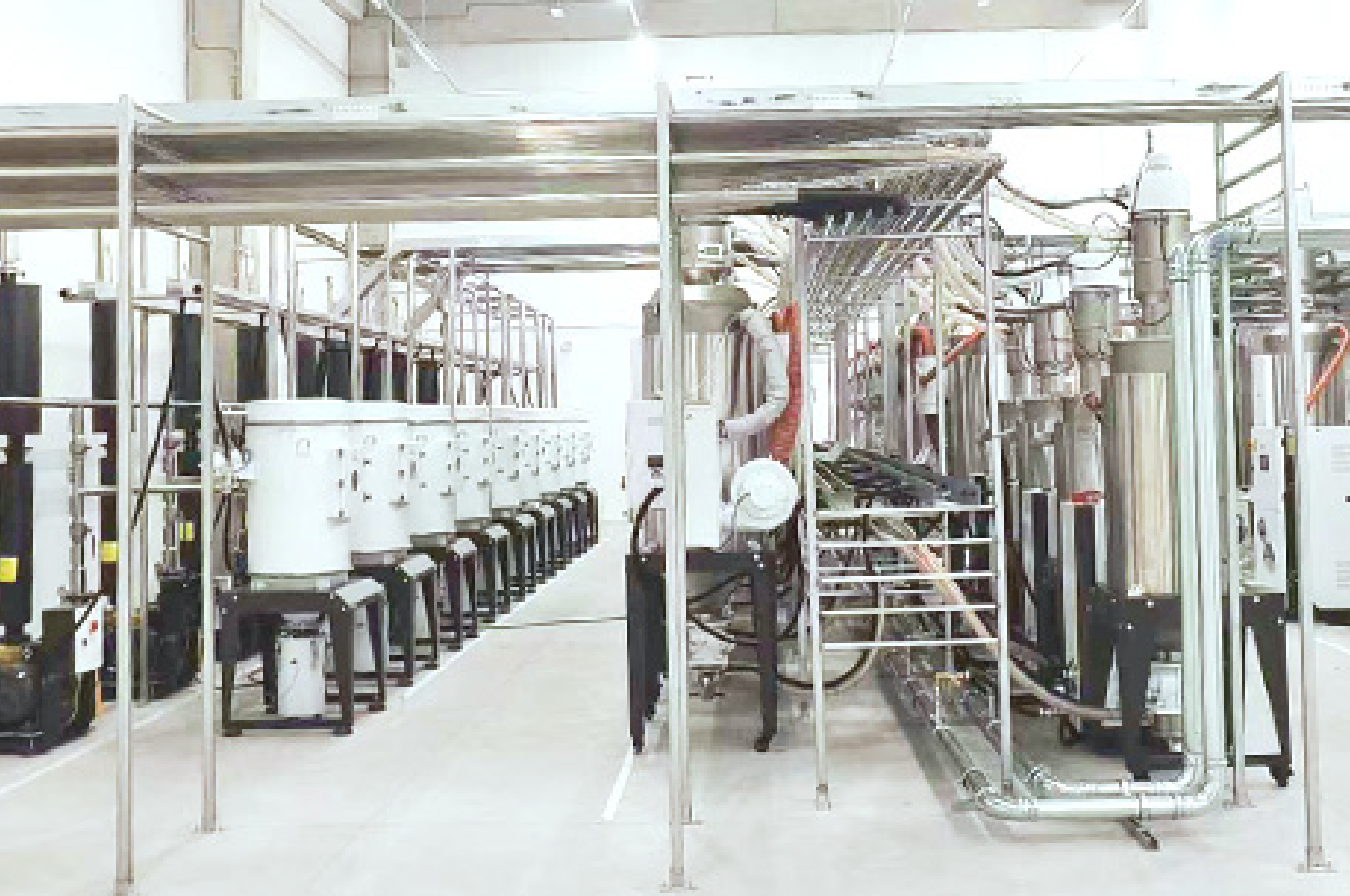 【信易集團】定製化中央供料系統落地歐洲！信易助力汽車內外飾企業高效生產